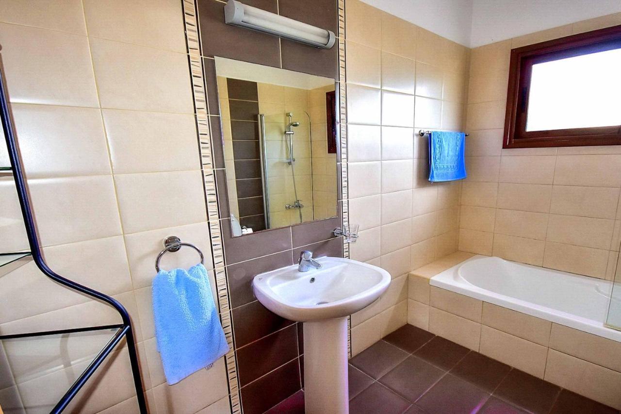 Villa Olivia Coral Peyia Extérieur photo